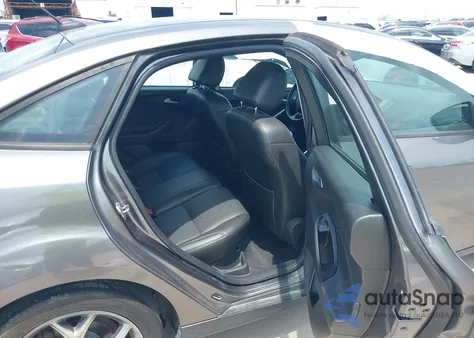 2013 Ford Focus Se z USA, uszkodzony, nr VIN 1FADP3F24DL130414